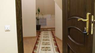 Гостиница Гостиничный комплекс Купеческий Дом Самара 2-комнатный номер люкс (мансарда)-8